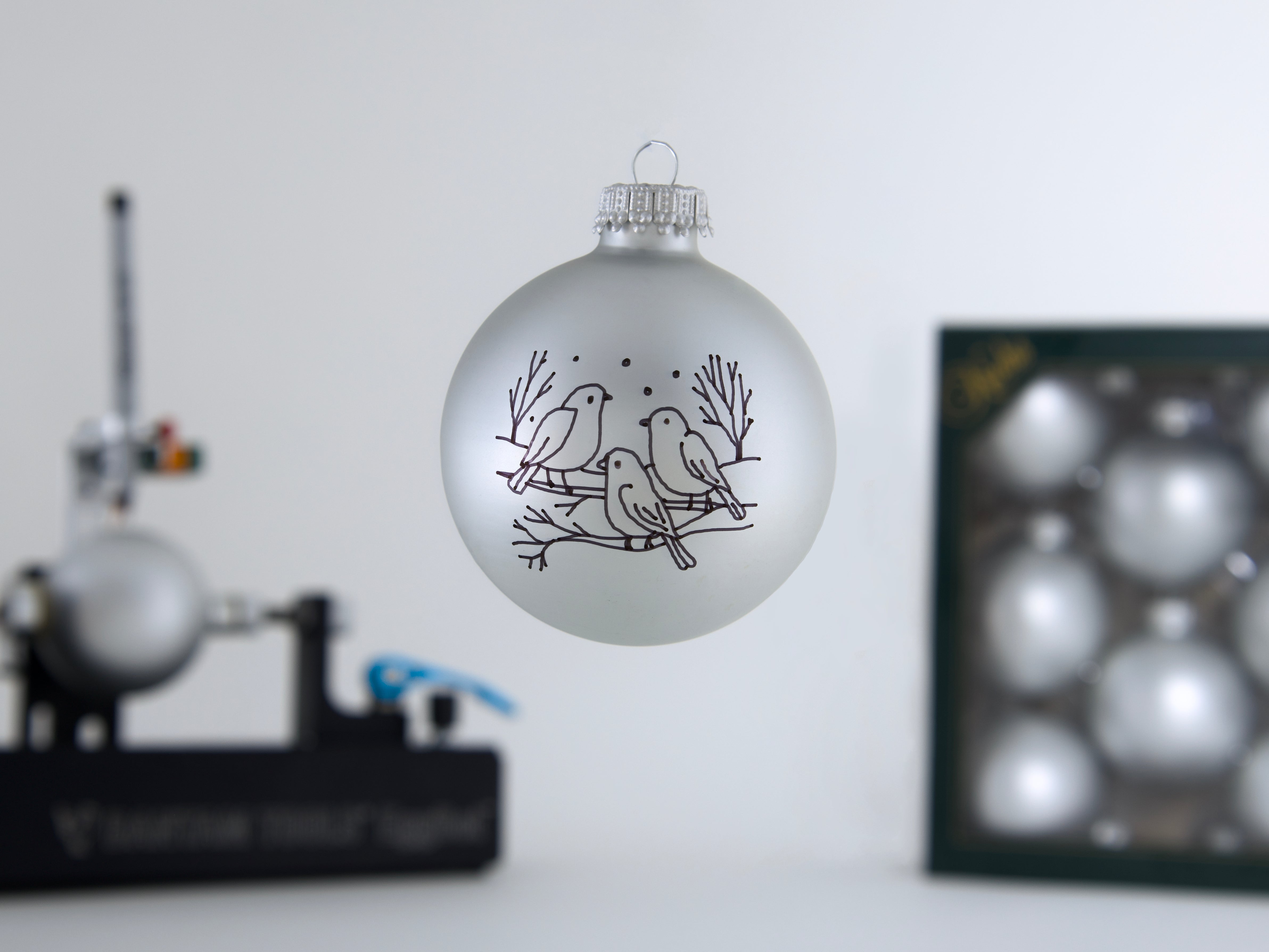 Krebs Glass オーナメント リブグラスボール⁄クリーム8cm（ホワイト